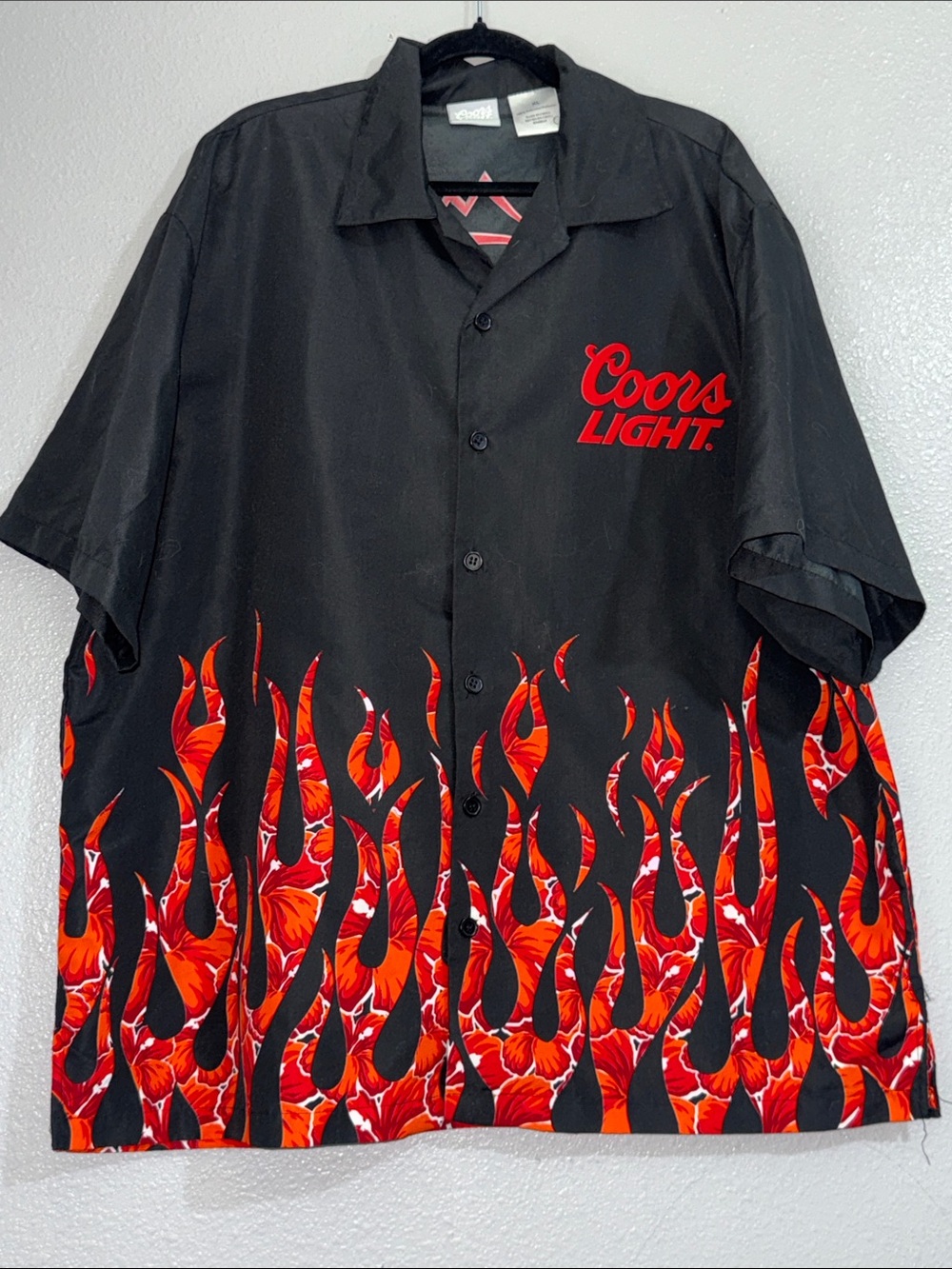 Vintage Hawaiian 🌺  Coors Light Black & Red Flame 🔥 🌺 Shirt